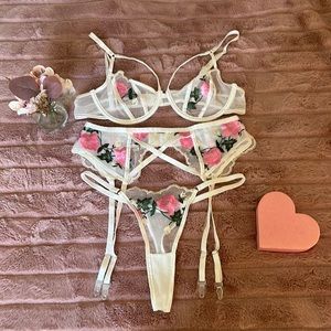 Cute Lingerie Set 💕